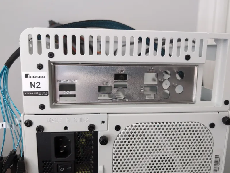 I/O panel metal backplane