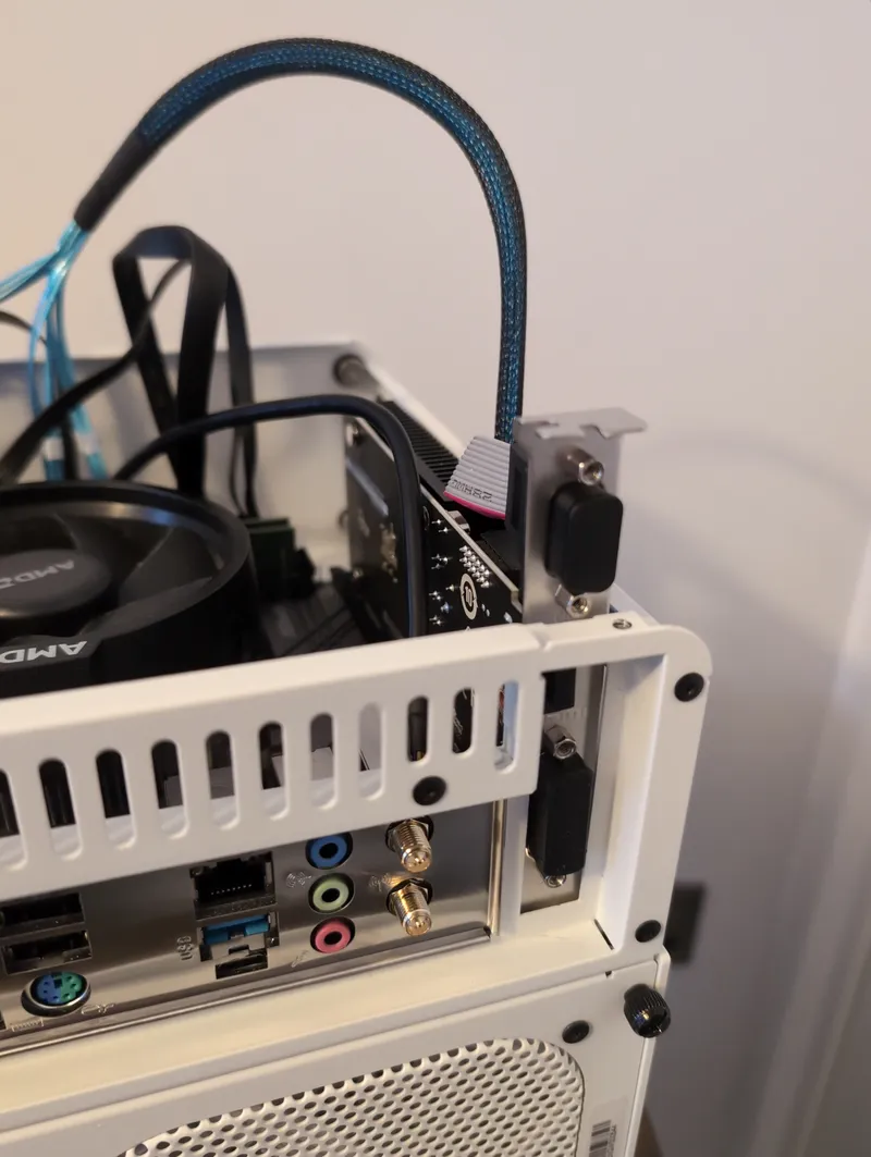 MSI GeForce GT 710 in PCI slot